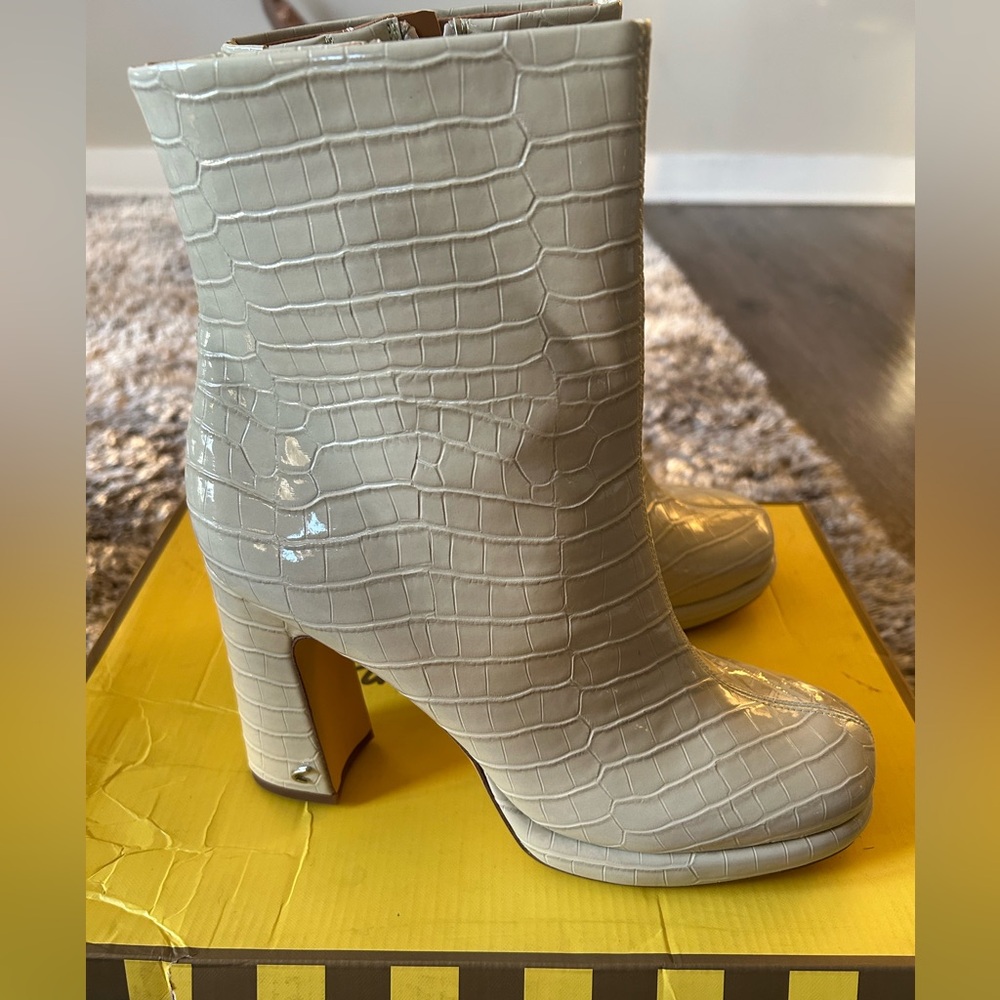 Circus by Sam Edelman Cream Croc-Embossed Heeled Boots